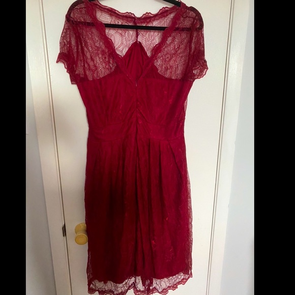 Beautiful vintage lace button dress - Picture 2 of 3